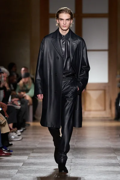 Look 43